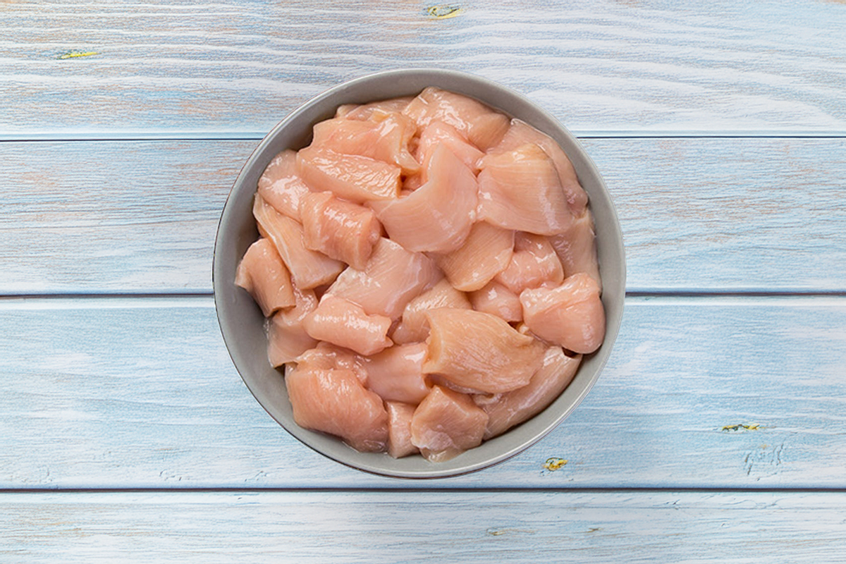 Pechuga de Pollo Deshuesada en Trozos